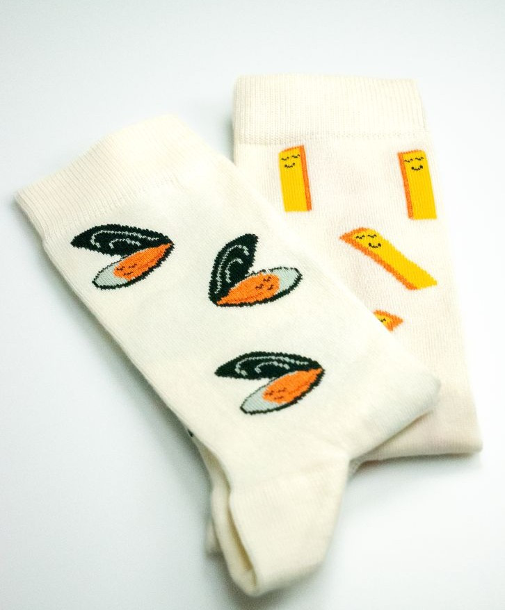 Chaussettes hautes moules frites dépareillées -