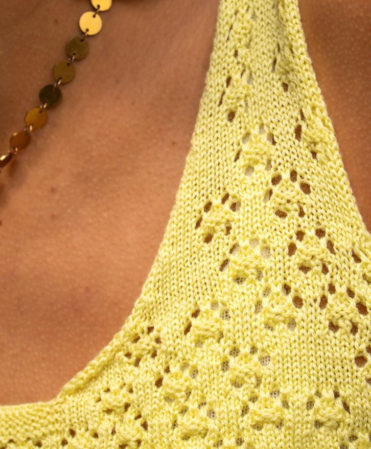 Top ajouré jaune pâle