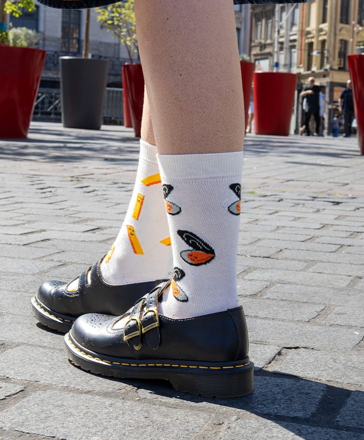 Chaussettes hautes moules frites dépareillées -