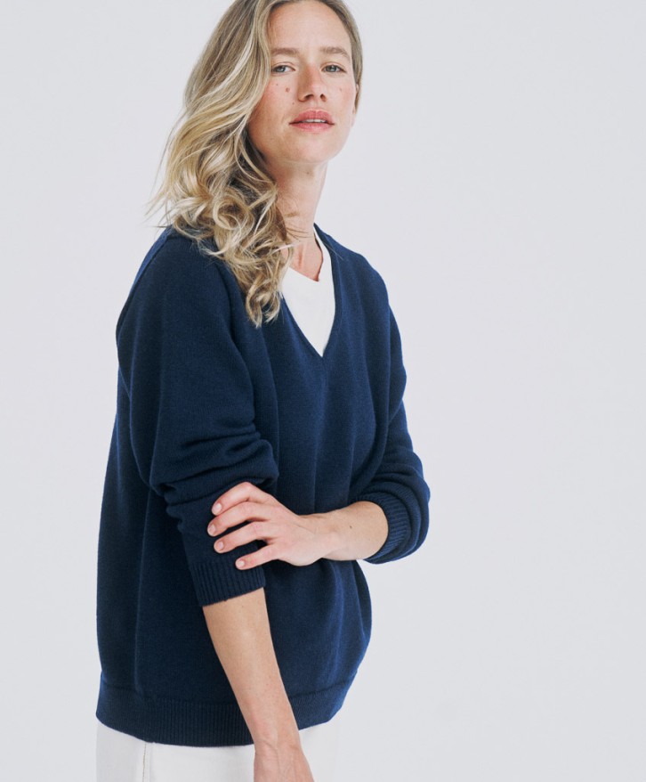 Pull col V femme en laine mérinos - Bleu marine -