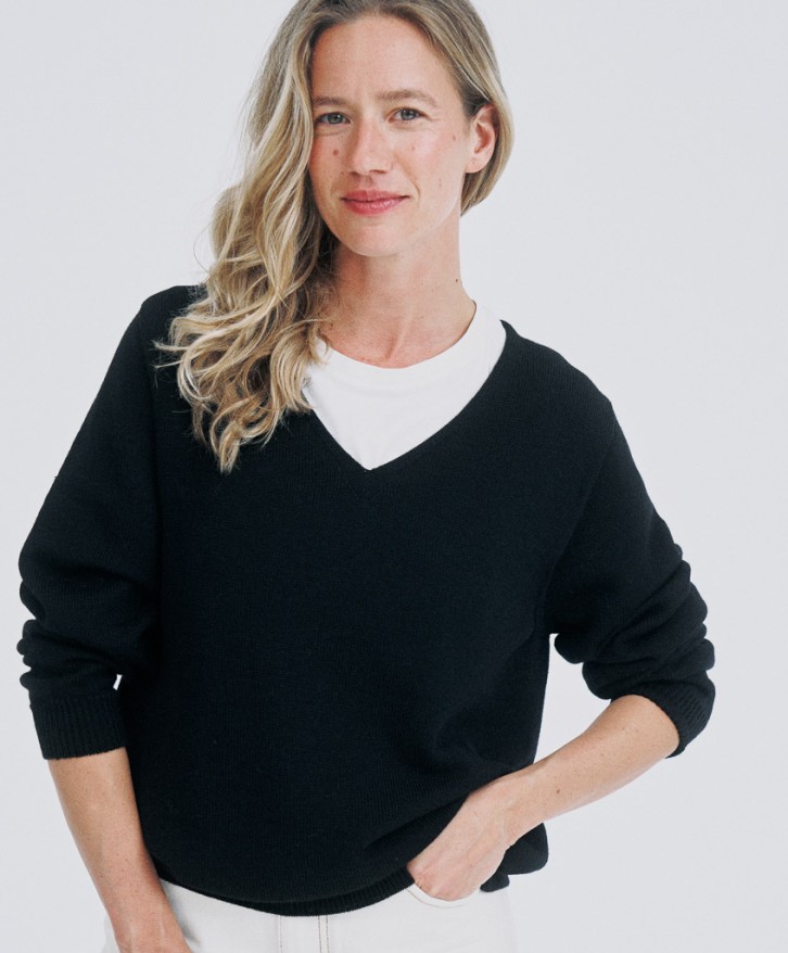 Pull col V femme en laine mérinos - Noir -