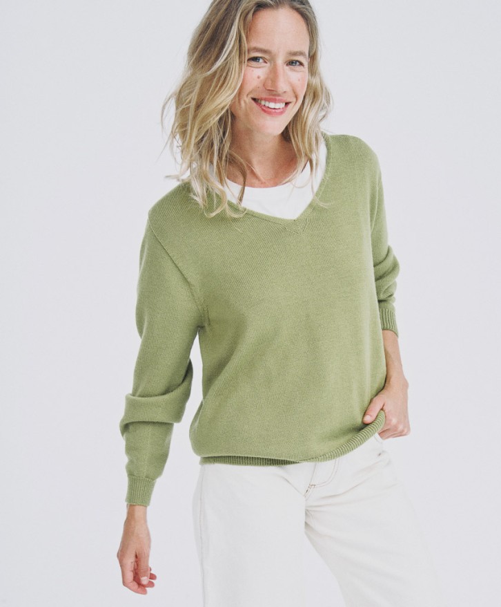 Pull col V femme en laine mérinos - Vert olive -